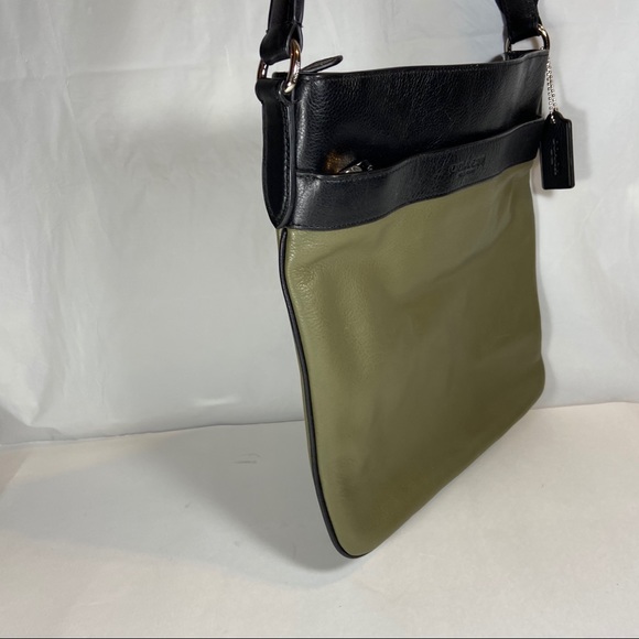 Practically new! Green Coach leather bag - Picture 3 of 11